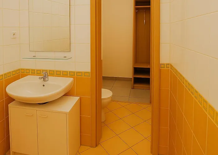 One-bedroom Cozy In Apartment *